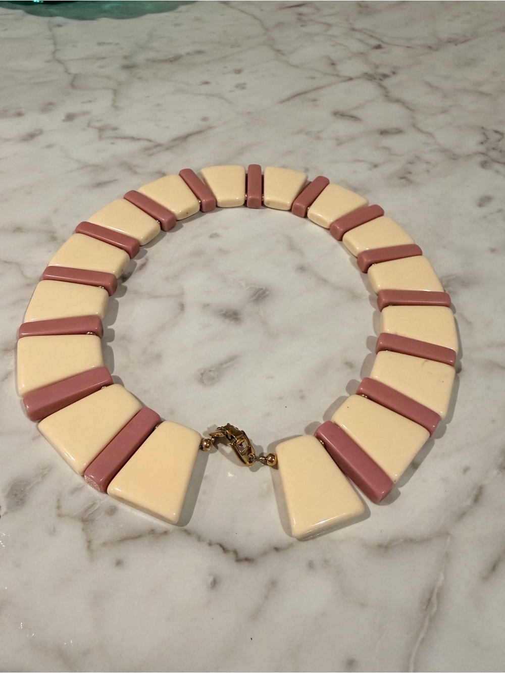 Napier Necklace: Book Piece, Ivory & Lilac Choker, 16 Inches, 1980s Jewelry - Picture 4 of 8